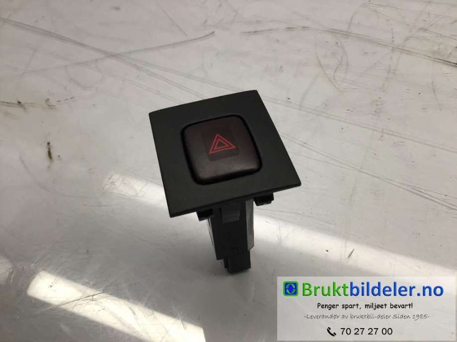 Bryter nødblink til Volvo S80, 2006-2013 (Type II, Fase 1)  (VOLVO|30710106)