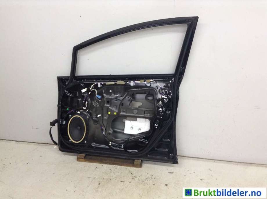Dør høyre foran til Toyota Prius 2009-2016 (Type III) (COMBI) (COMBI) (TOYOTA|6700147070|)