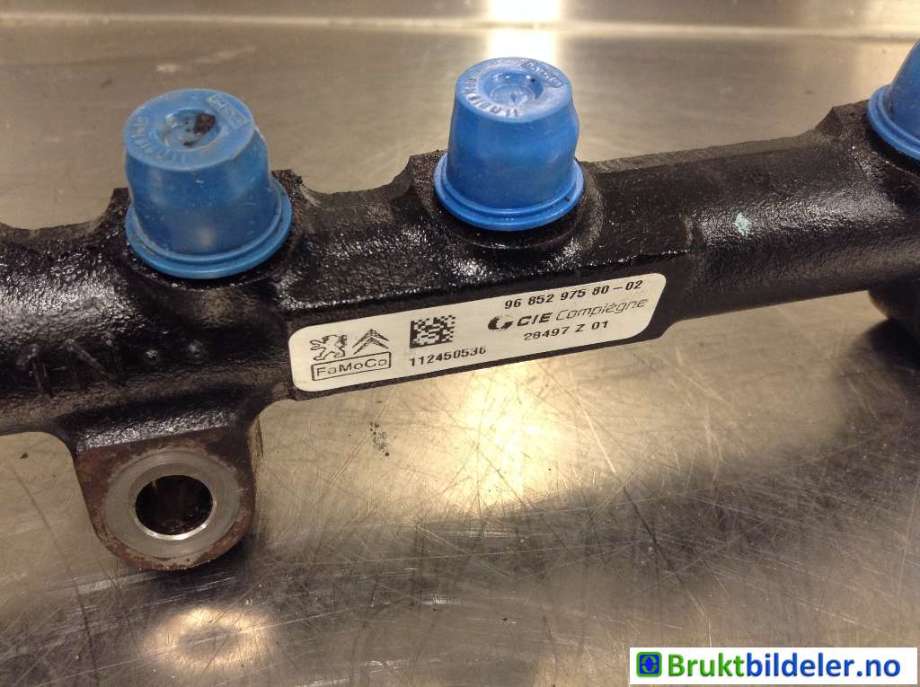 Dyseskinne (fuelrail) til Peugeot Partner 2008-2015 (Type II, Fase 1)  (PEUGEOT|9685297580-02|28497Z 01|9670076780)