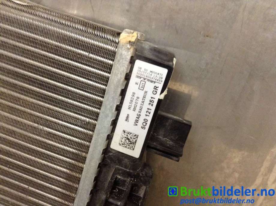 Radiator (automat gir) til VW e-Golf 2014-2017 (Fase 1)  (VOLKSWAGEN|5Q0 121 251 GR|)