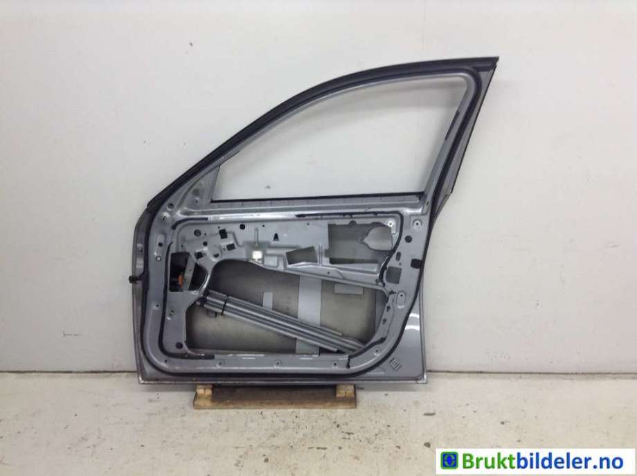 Dør høyre foran til BMW 5-Serie 2003-2010 (E60/E61) (E60/E61) (BMW|41 51 7 202 340|)