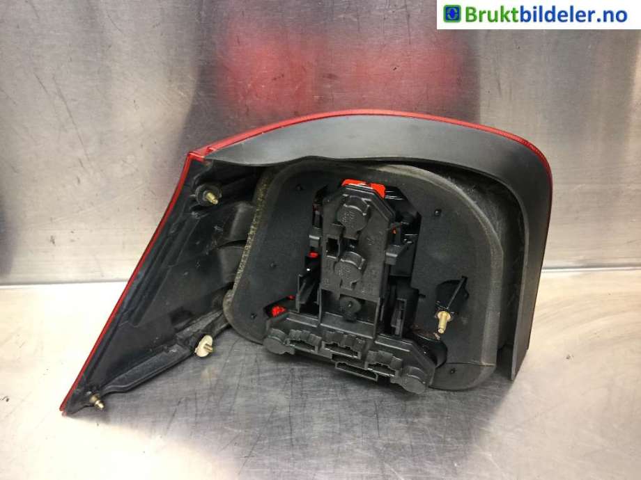 Baklykt høyre til VW Golf IV 1998-2003  (VOLKSWAGEN|1J6 945 112 S|)