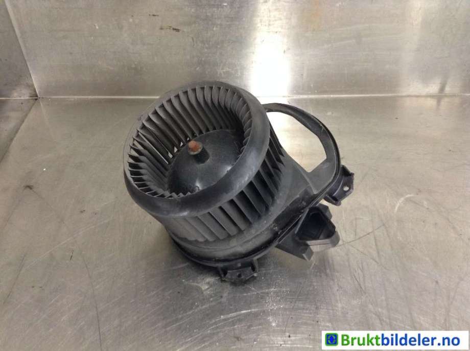Varmeapparat motor til Mercedes B-Klasse, 2011-2018 (W246) (W246) (MERCEDES|A 246 906 16 01)