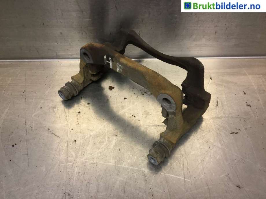 Bremsecaliper brakett til Mercedes B-Klasse, 2011-2018 (W246) (W246) (MERCEDES|A 000 421 59 06)
