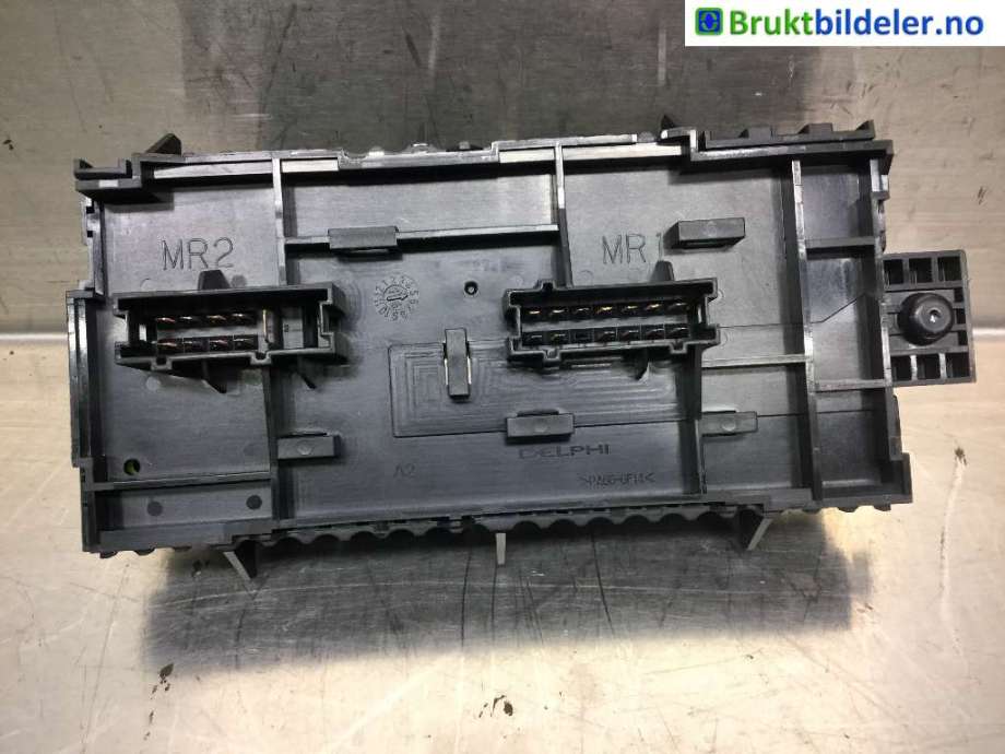 Sikringsboks til Mercedes B-Klasse 2011-2018 (W246) (W246) (MERCEDES|A 242 906 01 00|)