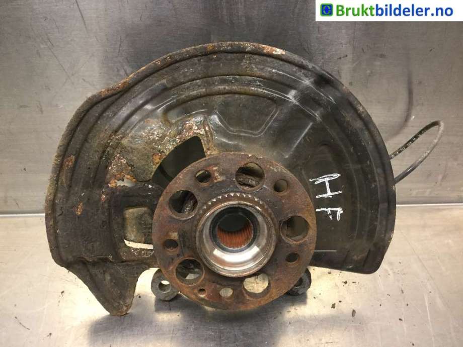 Hjulspindel høyre foran til Mercedes B-Klasse, 2011-2018 (W246) (W246) (MERCEDES|A 246 332 06 01)
