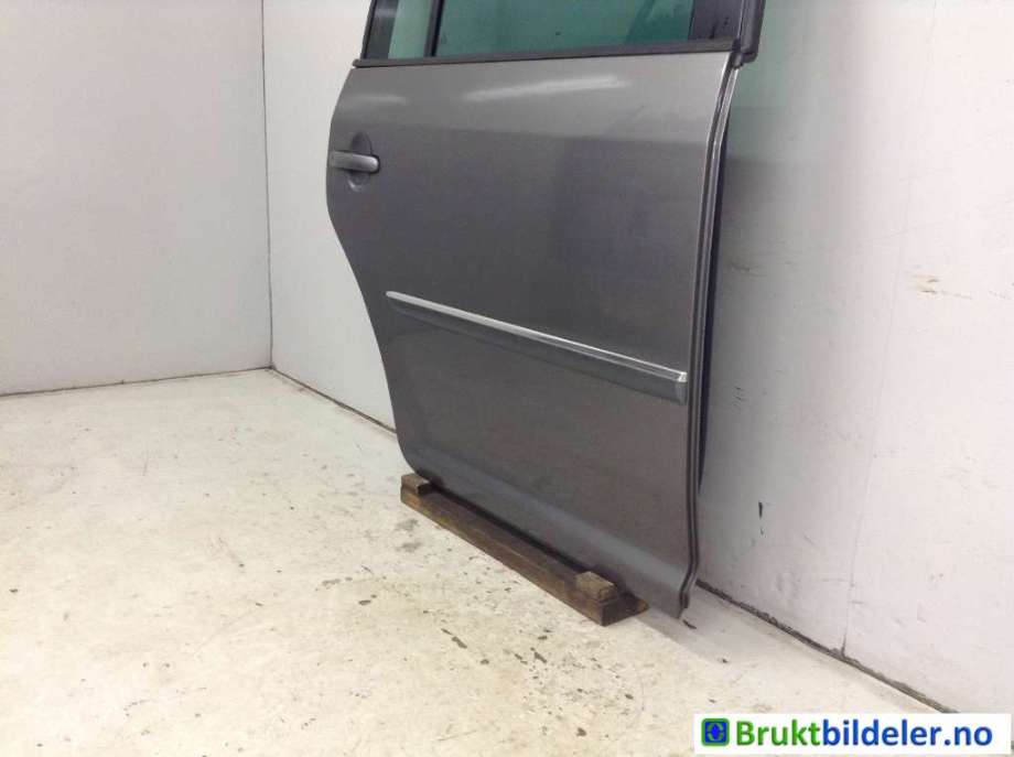 Dør høyre bak til VW Touran 2007-2010 (Type I, Fase 2)  (VOLKSWAGEN|1T0 833 056 R||1T0 833 056 S)