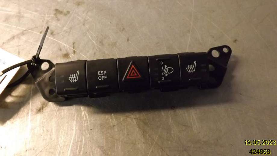 Bryter nødblink til Jeep Patriot, 2007-2010 (JEEP|12862375D)