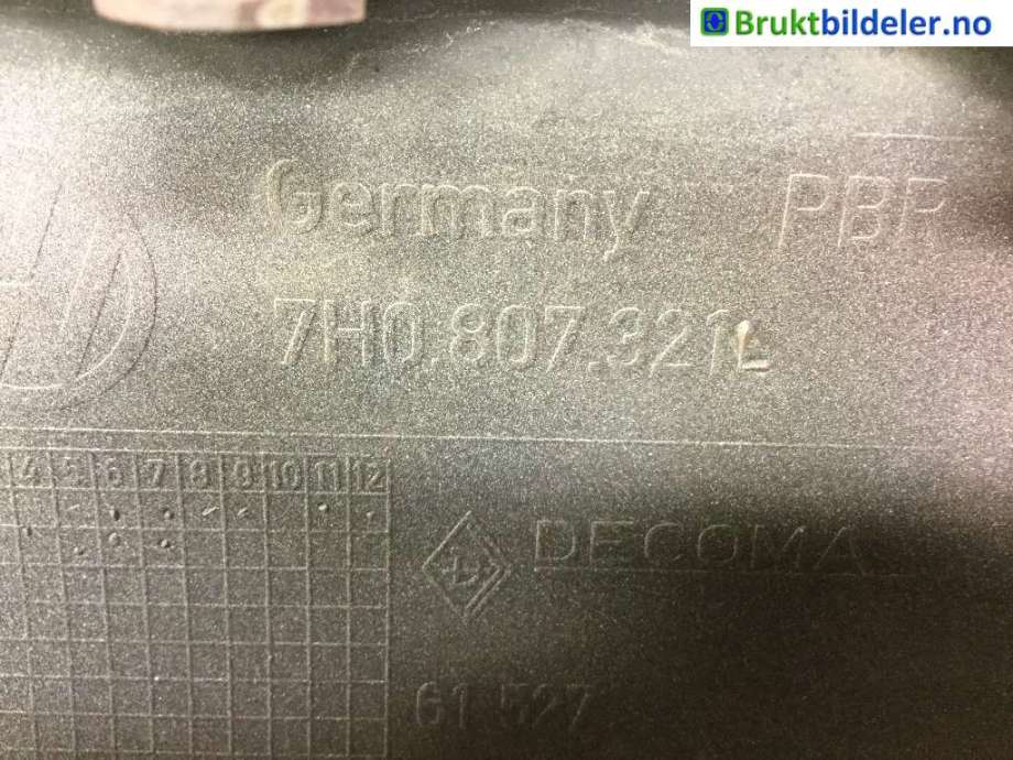 Støtfangerving venstre bak til VW Transporter / Caravelle 2003-2009 (Fase 1) (T5) (T5) (VOLKSWAGEN|7H0 807 321|)