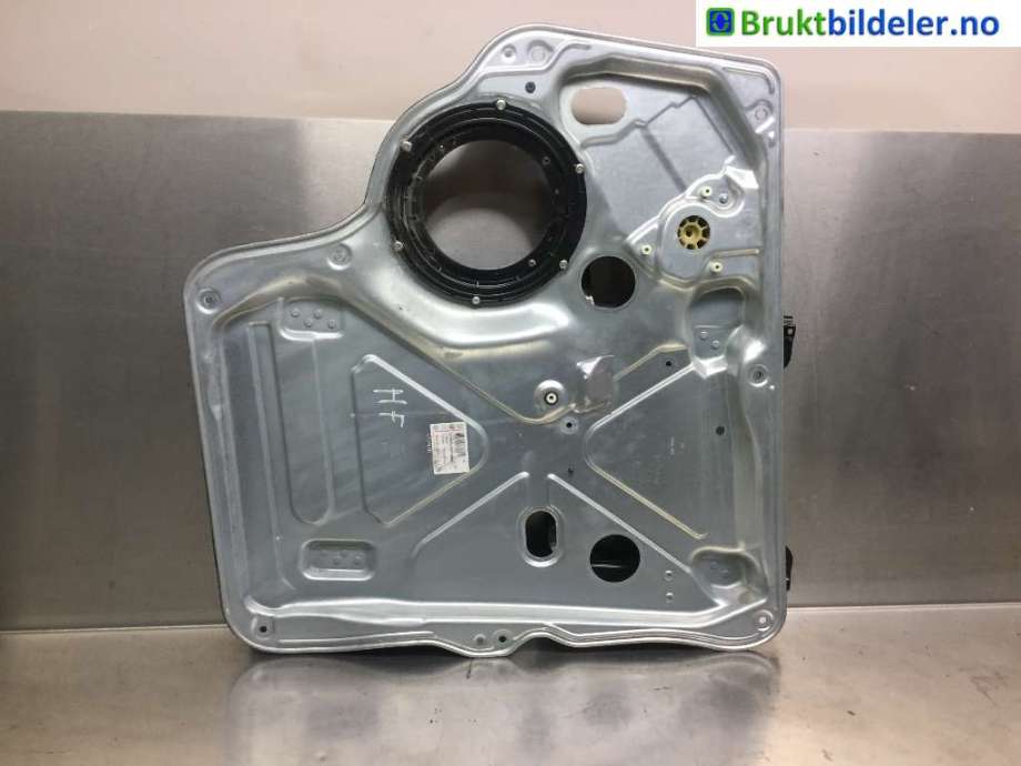 Ruteheis til VW Transporter / Caravelle 2003-2009 (Fase 1) (T5) (T5) (VOLKSWAGEN|7H0 837 754|)