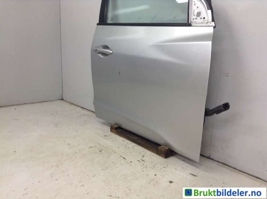 Dør høyre foran til Hyundai Ix35 2010-2015  (HYUNDAI|76004 2Y000|)
