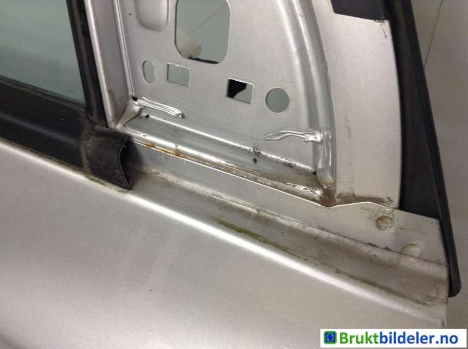Dør høyre foran til Hyundai Ix35 2010-2015  (HYUNDAI|76004 2Y000|)
