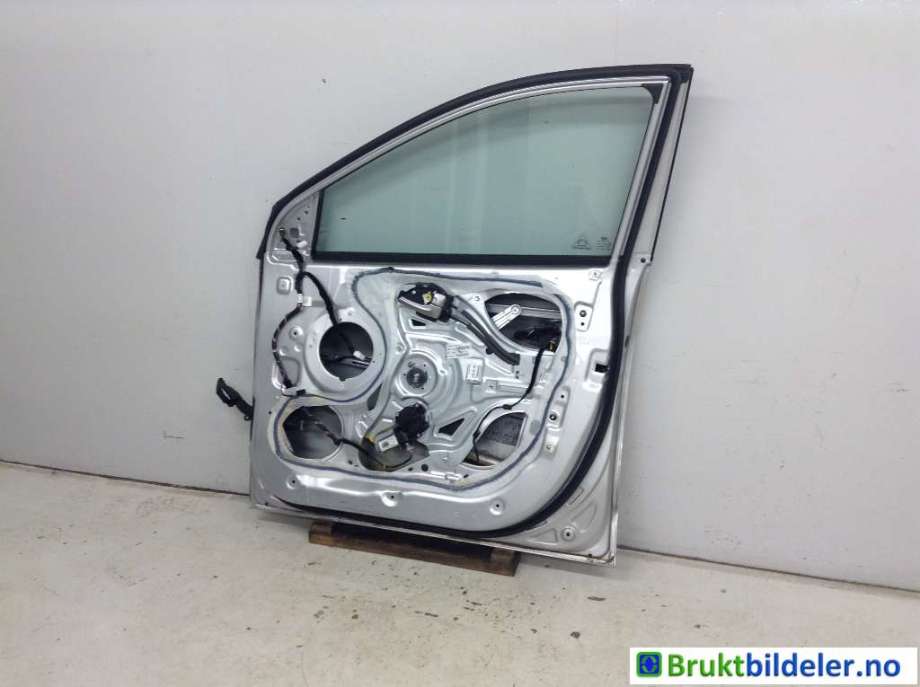 Dør høyre foran til Hyundai Ix35 2010-2015  (HYUNDAI|76004 2Y000|)