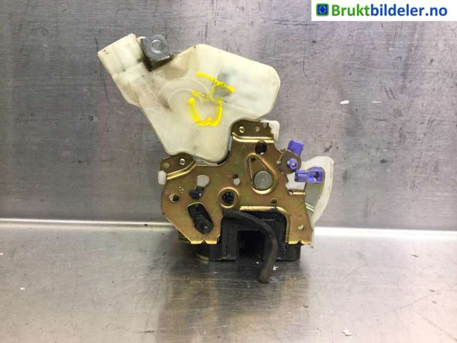 Låsekasse høyre bak til Nissan X-Trail 2002-2007 (T30) (T30) (NISSAN|805524U300|)