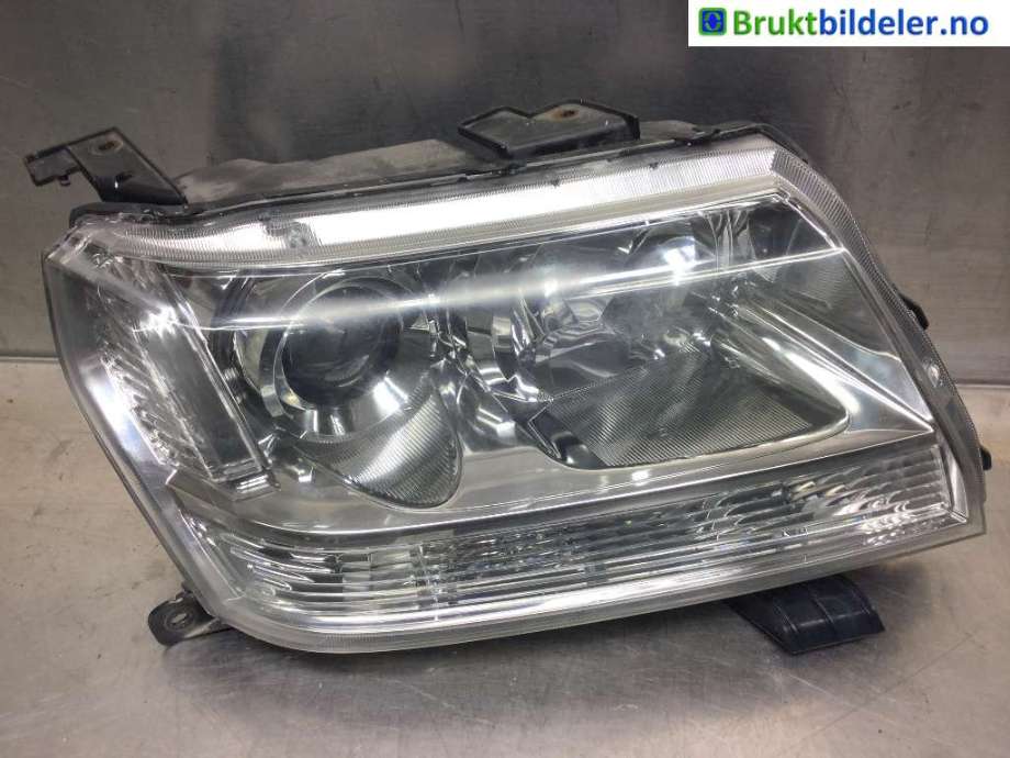 Frontlykt høyre halogen til Suzuki Grand Vitara 2005-2015 (Type III) (SUZUKI|35120-65J11|)