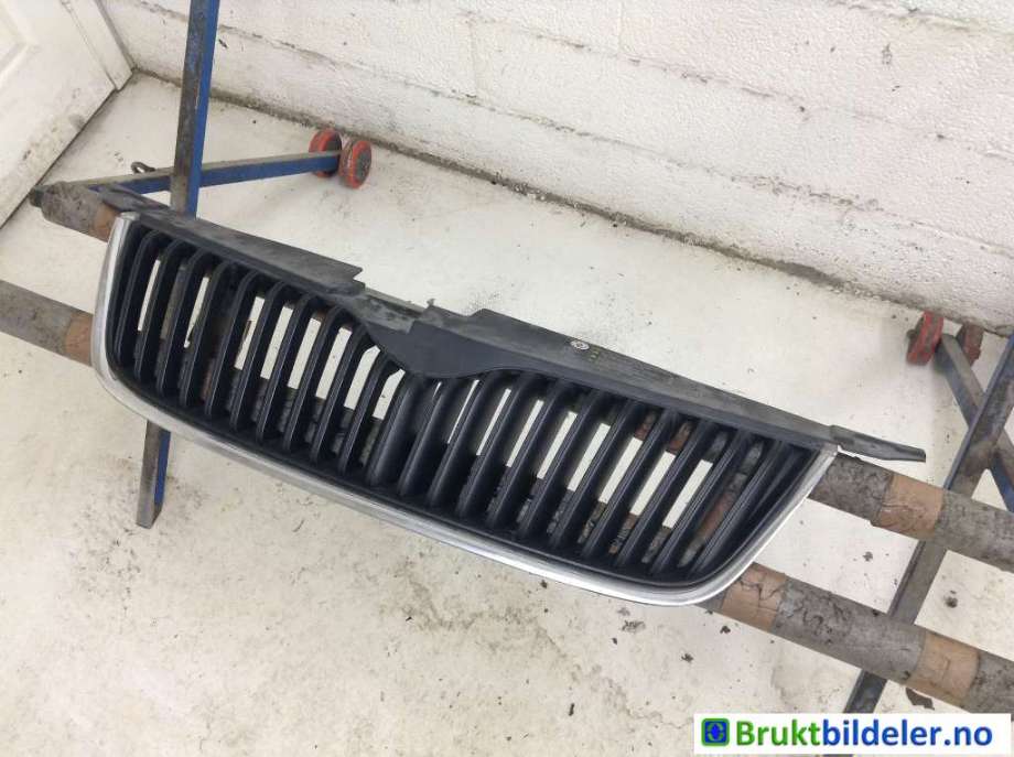 Grill til Škoda Yeti, 2009-2013 (Fase 1)  (SKODA|5L0 853 668)