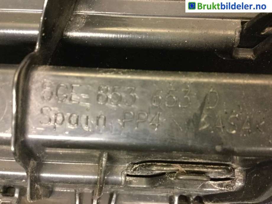 Grill til VW e-Golf 2014-2017 (Fase 1)  (VOLKSWAGEN|5GE 853 651 F||5GE 853 653 D)