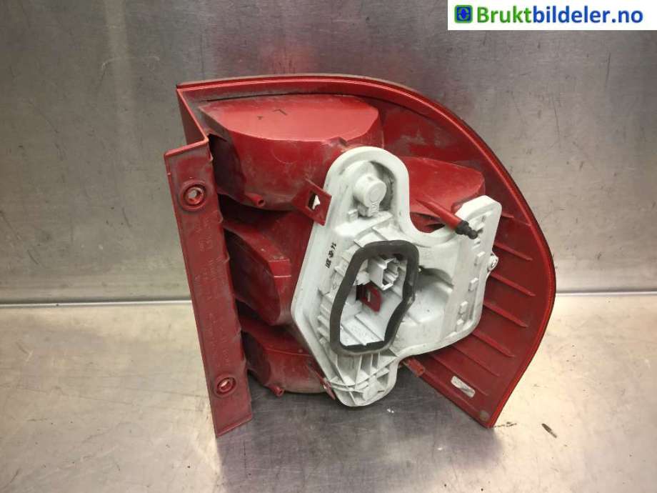 Baklykt høyre til Škoda Yeti 2009-2013 (Fase 1)  (SKODA|5L0 945 112|ZSB 5LO 945 096|)