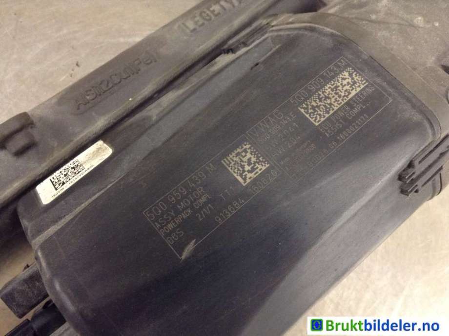 Tannstang elektrisk til VW Passat 2015-2019 (Fase 1) (B8) (B8) (VOLKSWAGEN|5Q0 909 143 M||3Q1 423 050 S)