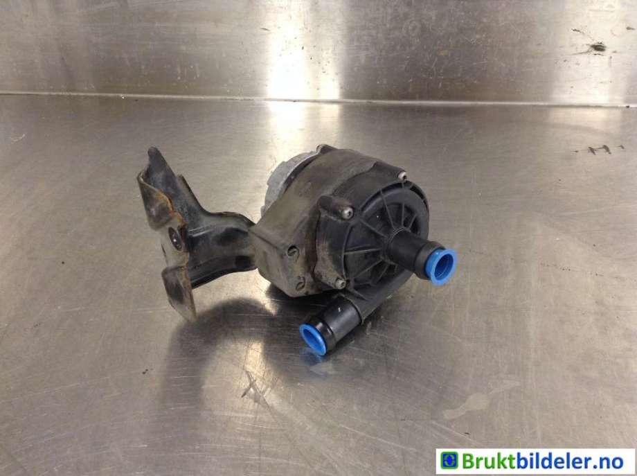 Sirkulasjonspumpe til VW Passat, 2015-2019 (Fase 1) (B8) (B8) (VOLKSWAGEN|04L 965 567 B)