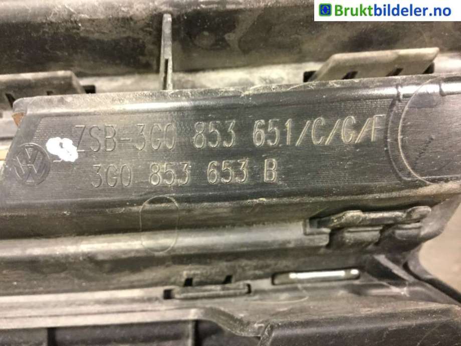 Grill til VW Passat 2015-2019 (Fase 1) (B8) (B8) (VOLKSWAGEN|3C0 853 651 C|)