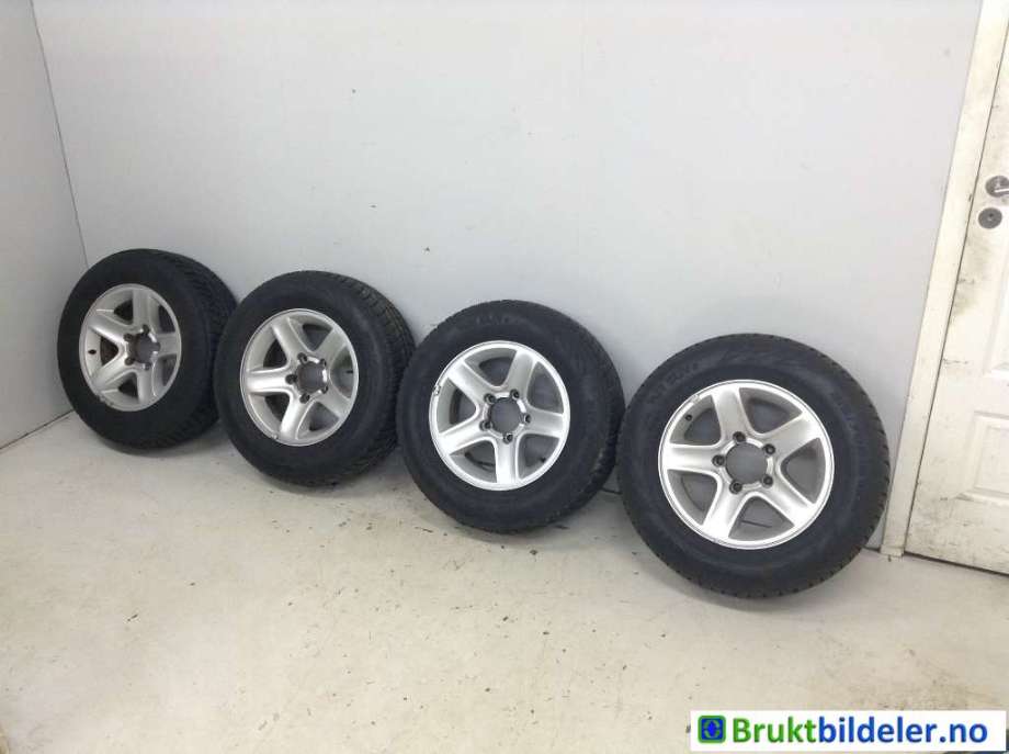 Hjulsett aluminium vinter til Suzuki Vitara 1992-1999 (Type I, Fase 2)  (SUZUKI|NOKIAN|7JX16 ET45 5X139.7|)