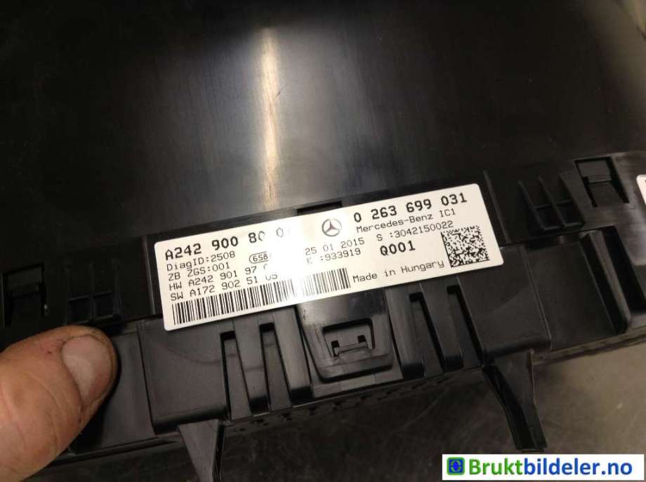 Instrumentpanel til Mercedes B-Klasse 2011-2018 (W246) (W246) (MERCEDES|A 242 900 80 01|0 263 699 031|)