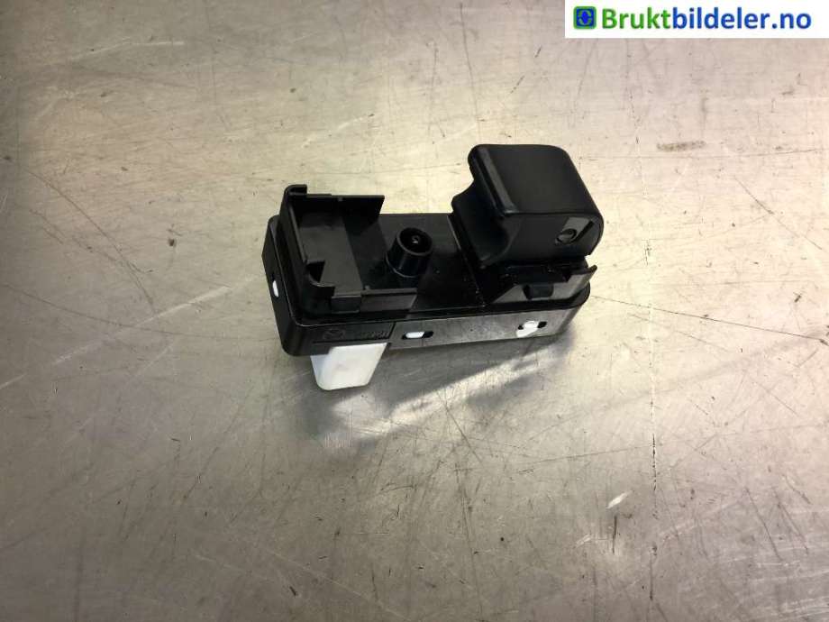 Bryter ruteheis til Mazda CX-3, 2015-2022  (MAZDA|D09H-66-370)
