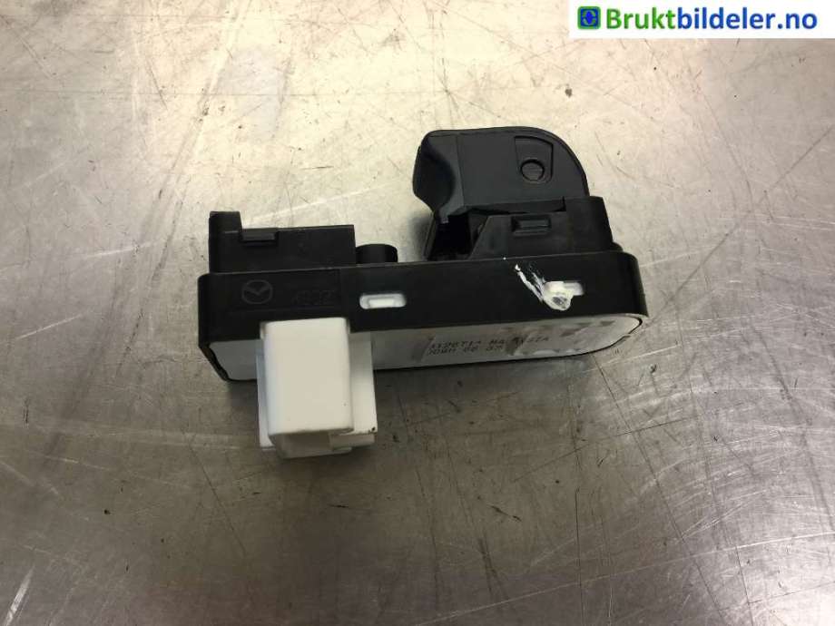 Bryter ruteheis til Mazda CX-3, 2015-2022  (MAZDA|D09H-66-370)