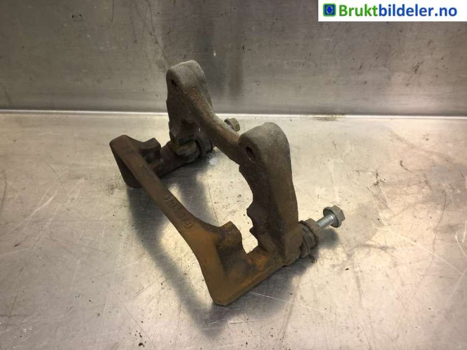 Bremsecaliper brakett til Mercedes B-Klasse 2011-2018 (W246) (W246) (MERCEDES|A 000 423 08 06|)