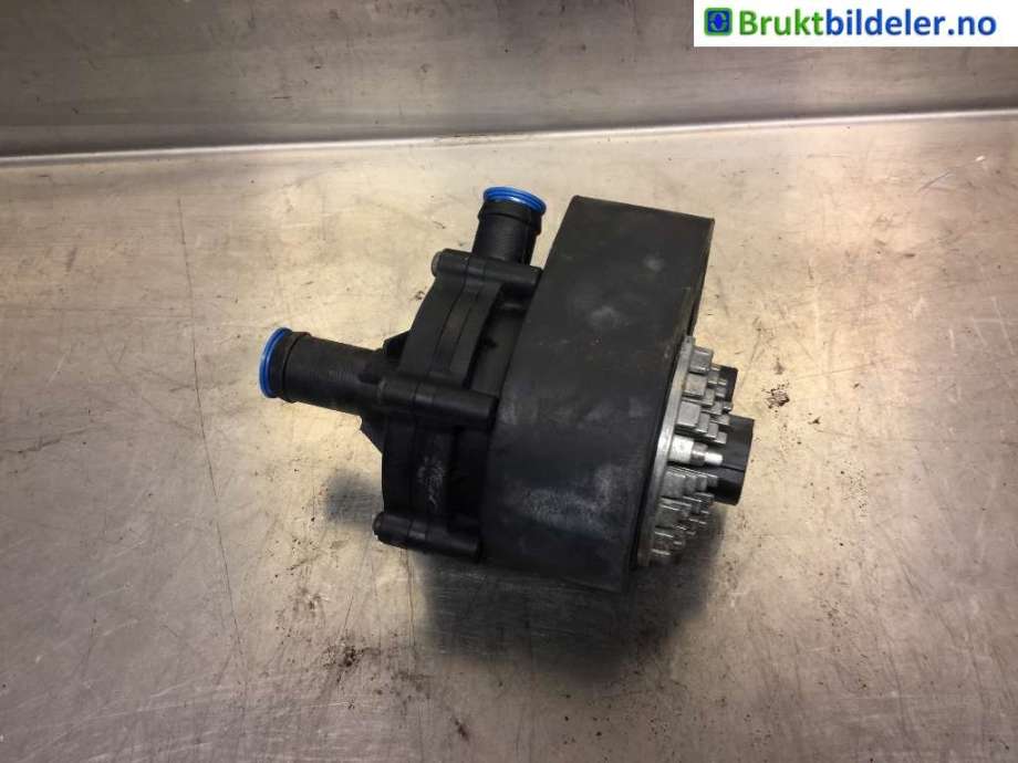 Vannpumpe til Mercedes B-Klasse 2011-2018 (W246) (W246) (MERCEDES|A 242 500 00 86|)