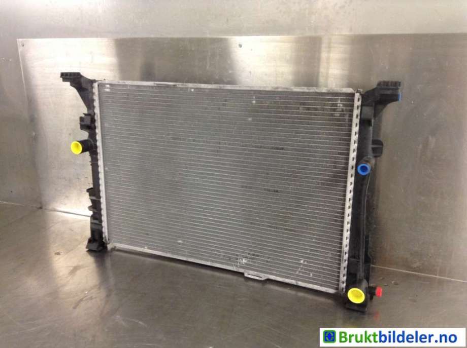 Radiator (automat gir) til Mercedes B-Klasse 2011-2018 (W246) (W246) (MERCEDES|A 246 500 12 03|CB548002|)