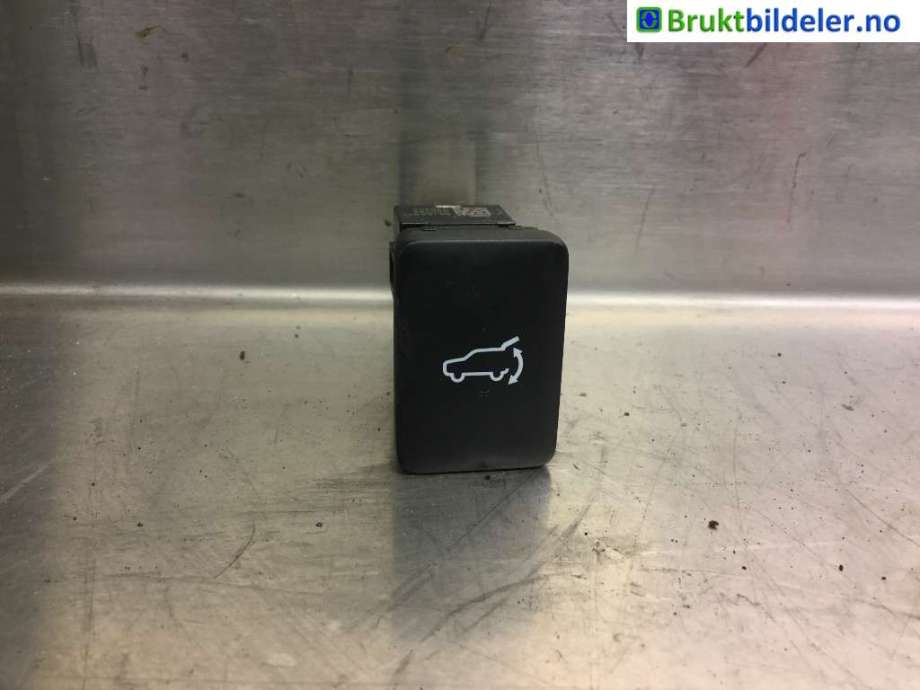 Bryter baklukeåpner til Mitsubishi Outlander, 2015-->> (Type III, Fase 2)  (MITSUBISHI|8616A073)