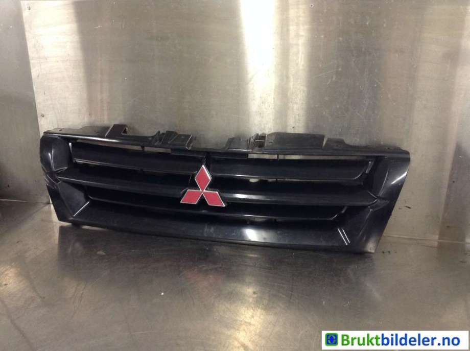 Grill til Mitsubishi Pajero, 2000-2006 (Type III) (MITSUBISHI|MR612074)