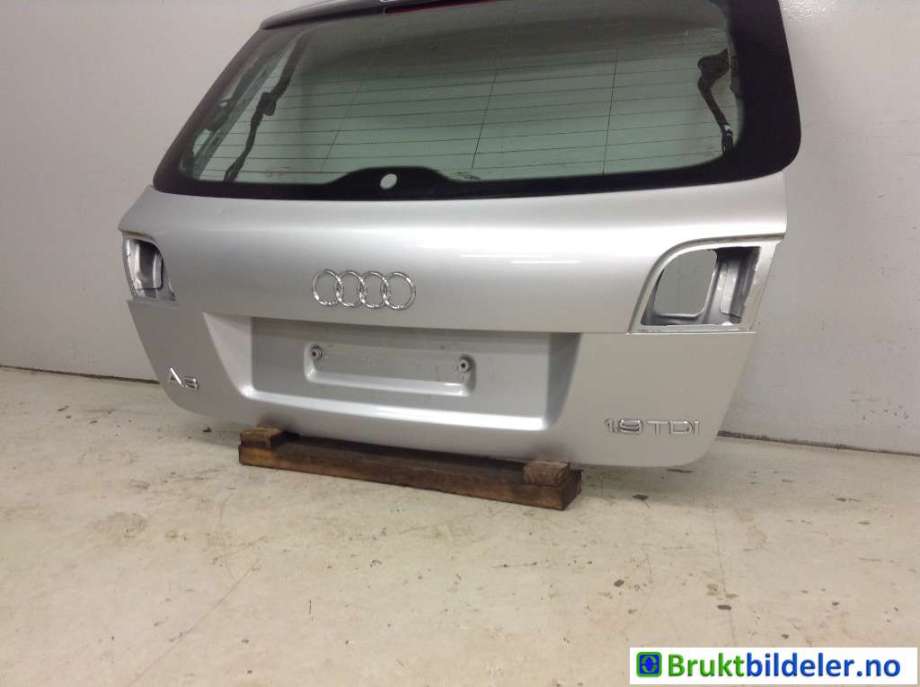 Bakluke combi til Audi A3 2003-2008 (Type II, Fase 1)  (AUDI|8P4 827 023 H|)