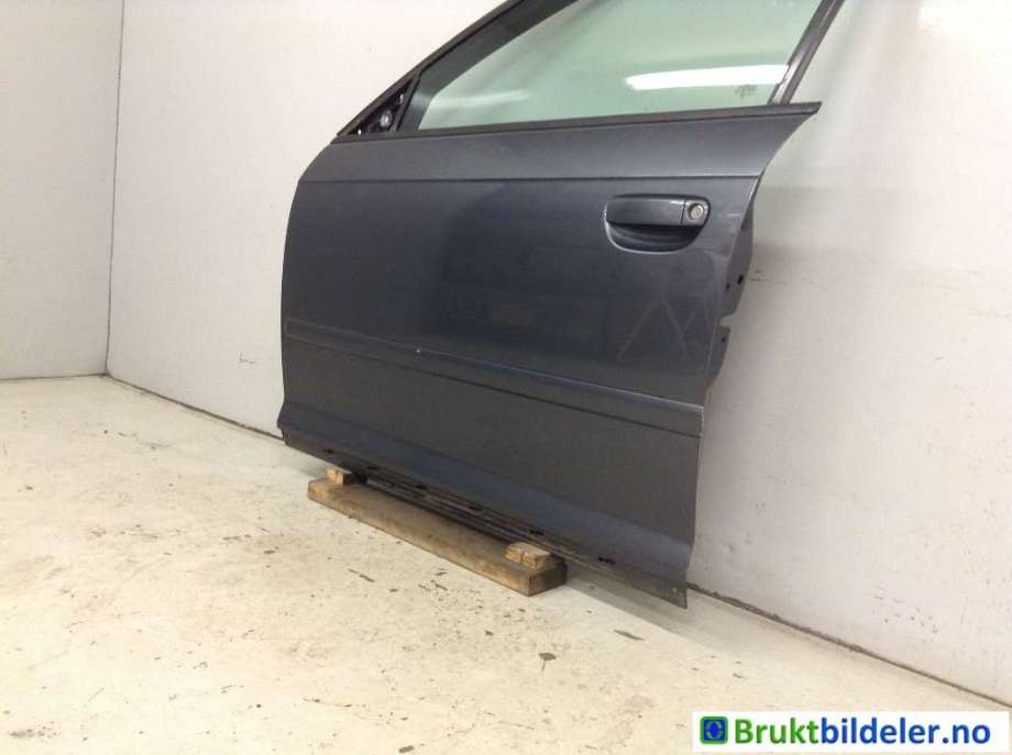 Dør venstre foran til Audi A3 2003-2008 (Type II, Fase 1)  (AUDI|8P4 831 051 A|)