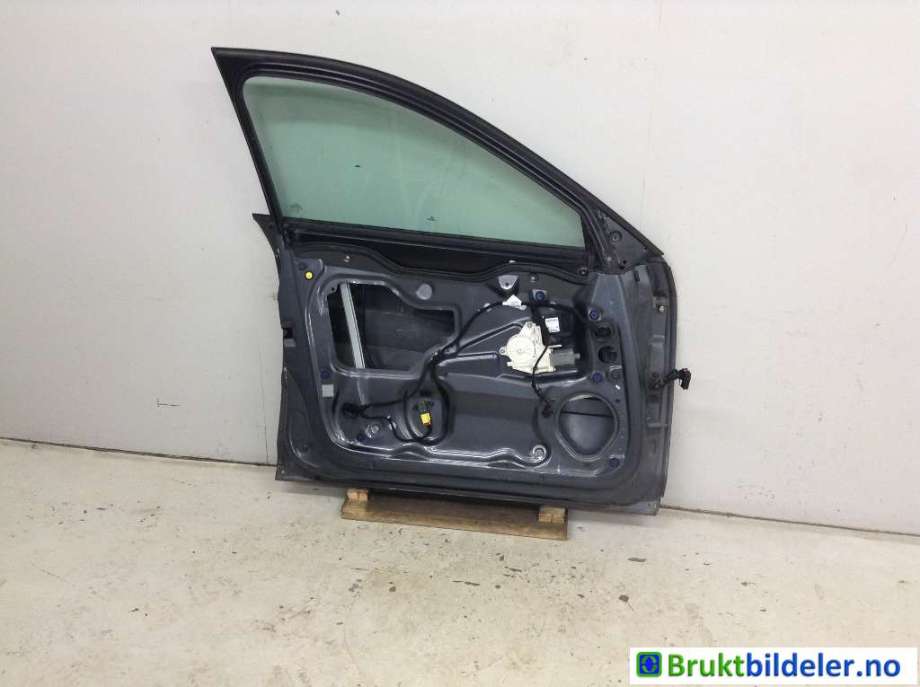 Dør venstre foran til Audi A3 2003-2008 (Type II, Fase 1)  (AUDI|8P4 831 051 A|)
