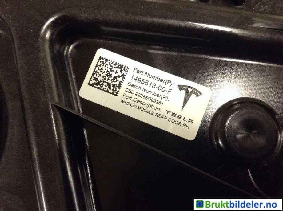 Ruteheis til Tesla Model Y 2021-2024 (Type I) (TESLA|1495513-00-F|)