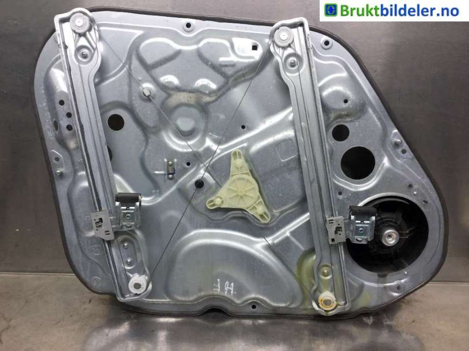 Ruteheis til Hyundai Ix20 2010-2017  (HYUNDAI|81320-1K020|)