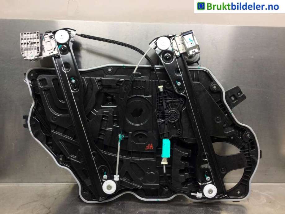 Ruteheis til Tesla Model Y 2021-2024 (Type I)  (TESLA|1495509-00-F|)