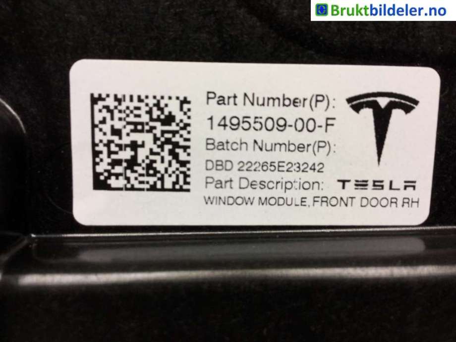 Ruteheis til Tesla Model Y 2021-2024 (Type I)  (TESLA|1495509-00-F|)