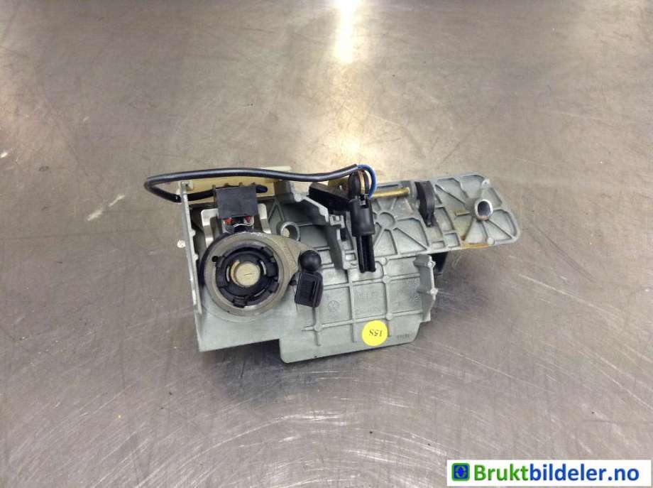 Bakluke/bakdør håndtak til VW Transporter / Caravelle 2003-2009 (Fase 1) (T5) (T5) (VOLKSWAGEN|7H0 827 565 G|)