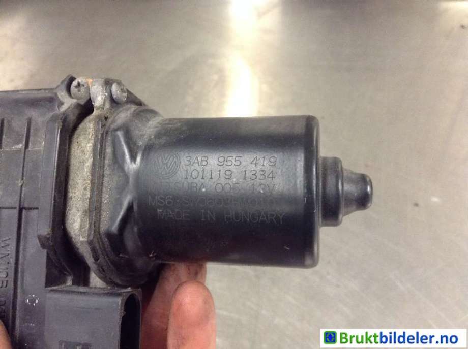 Viskermotor frontrute til VW Passat 2011-2015 (B7) (B7) (VOLKSWAGEN|3AB955419|101119 1334|)