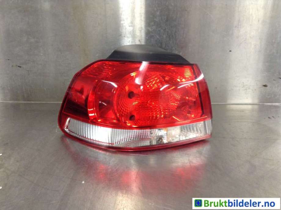 Baklykt venstre til VW Golf VI, 2008-2012  (VOLKSWAGEN|5K0 945 095 E)