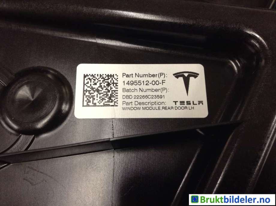Ruteheis til Tesla Model Y 2021-2024 (Type I)  (TESLA|1495512-00-F|)