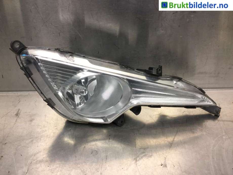 Tåkelykt høyre foran til Hyundai i40, 2012-2017  (HYUNDAI|92202-3Z010)