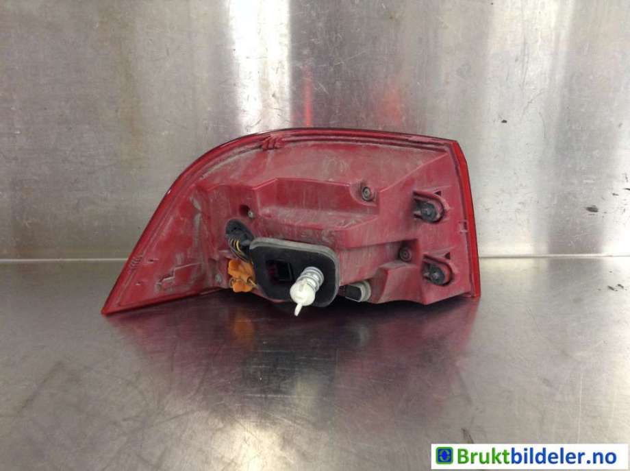 Baklykt høyre til VW Passat 2011-2015 (B7) (B7) (VOLKSWAGEN|3AF 945 208 B|2SK 010 746-02|)