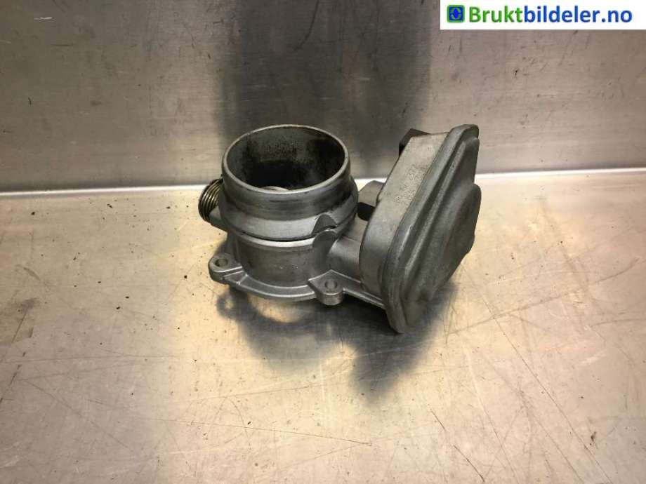 Spjeldhus til BMW 5-Serie 2003-2010 (E60/E61) (E60/E61) (BMW|13 54 7 804 373|)