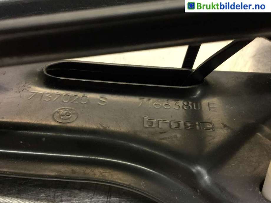 Ruteheis høyre foran til BMW X5 2007-2013 (E70) (E70) (BMW||7166380 E)