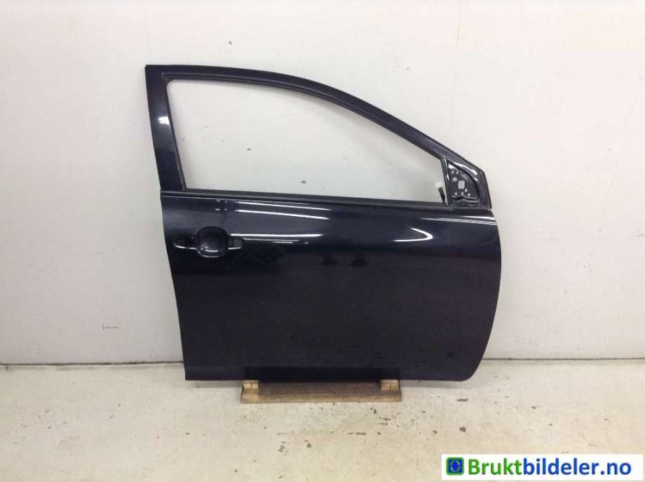 Dør høyre foran til Toyota Corolla, 2007-2013  (TOYOTA|6700112A30)